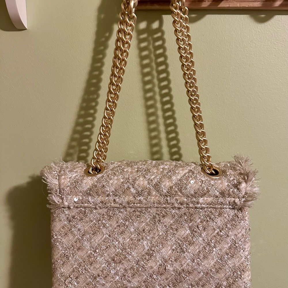 Kurt Geiger Beige Textured Shoulder Bag with Gold Chain - Picture 3 of 6